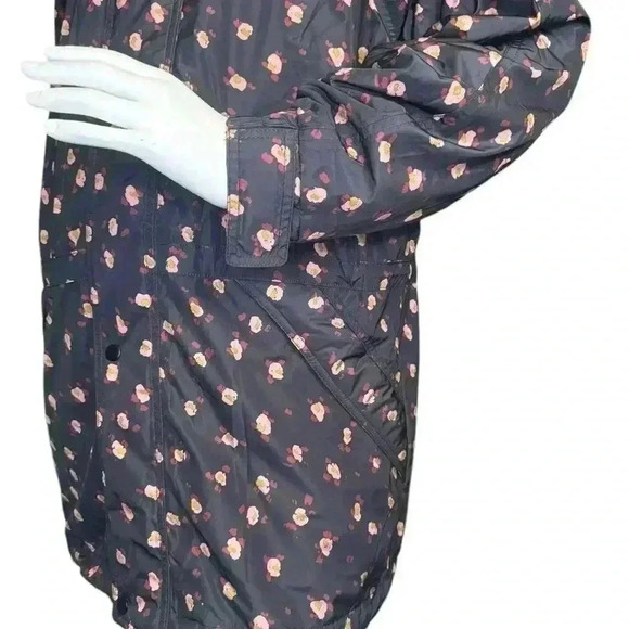 Cabi Rainy Day Reflective Floral Jacket 4115 Oversized Medium Size. - Picture 8 of 13